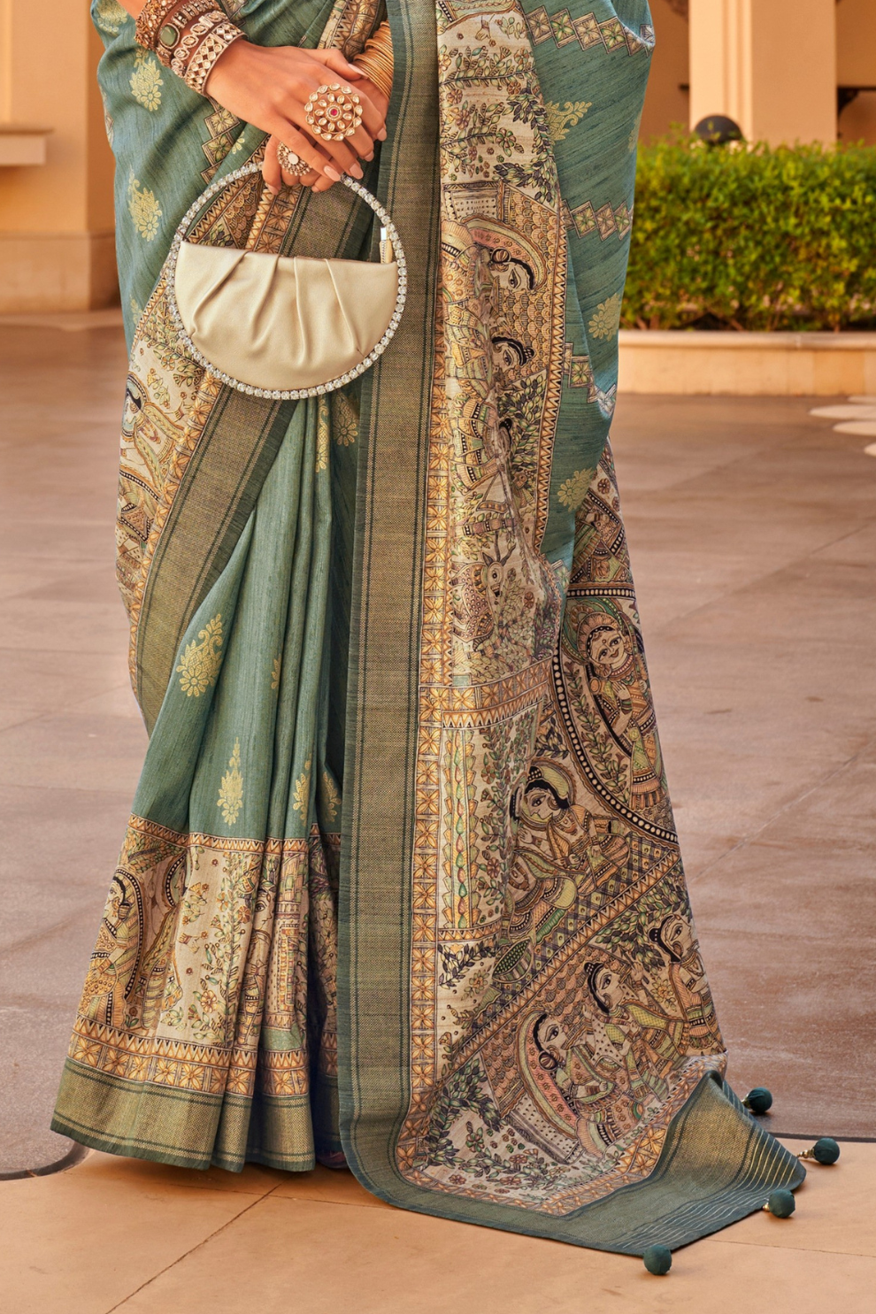 Graceful Silk Saree with Timeless Printed Art Design