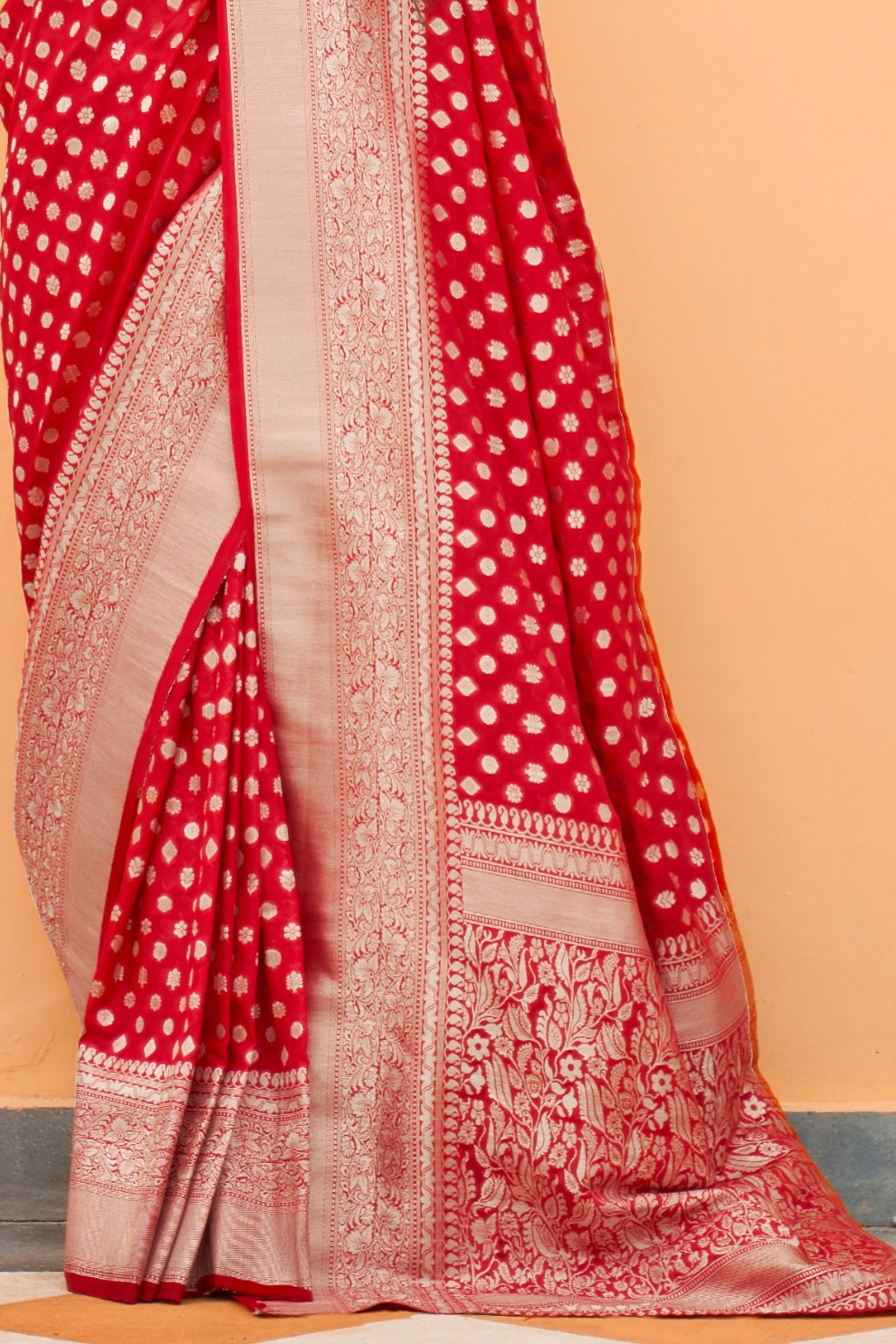 Handloom Crafted Saree in Nylon Silk Georgette for Festive Wear