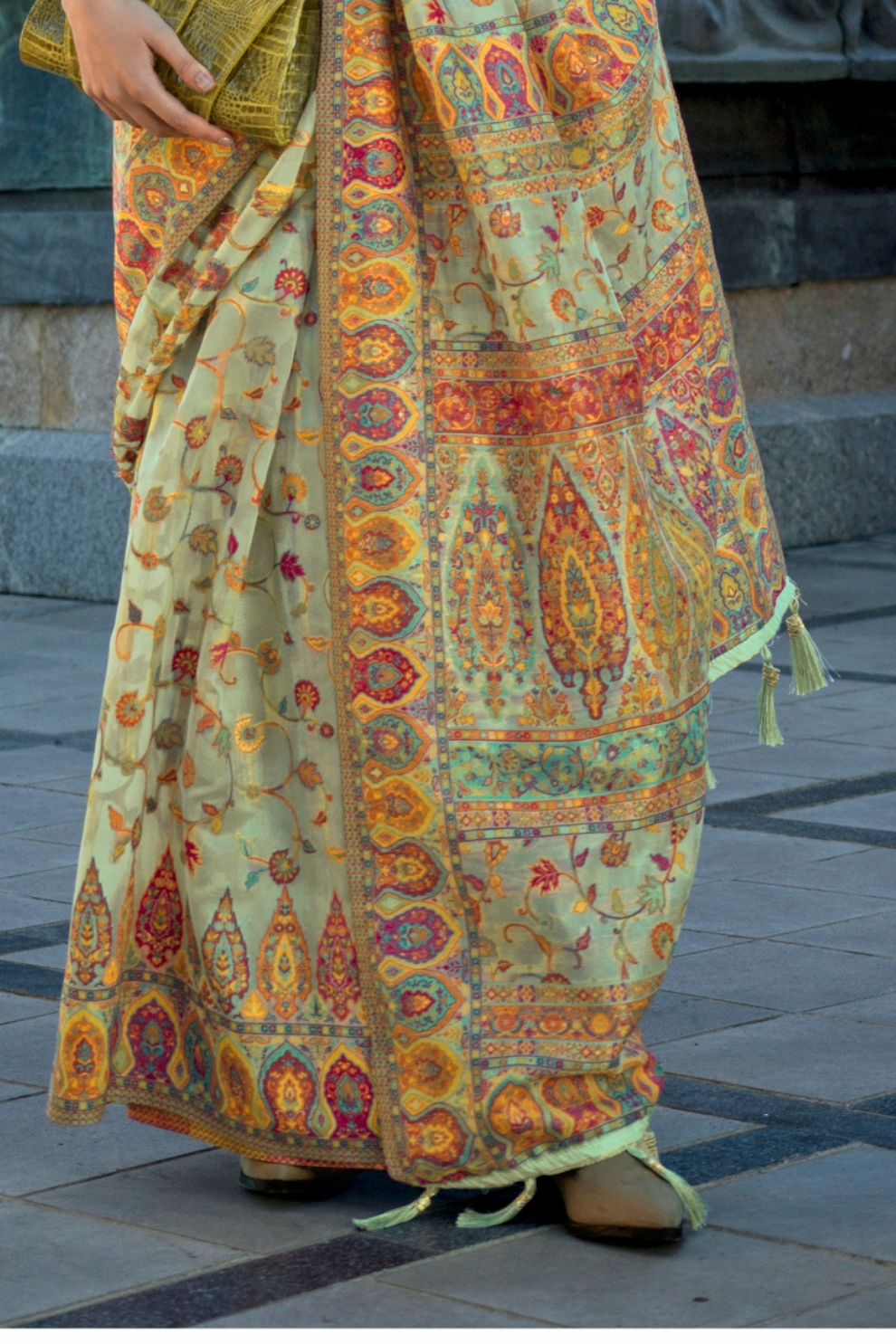 Kashneer Silk Organza Saree with Fine Handloom Weaving