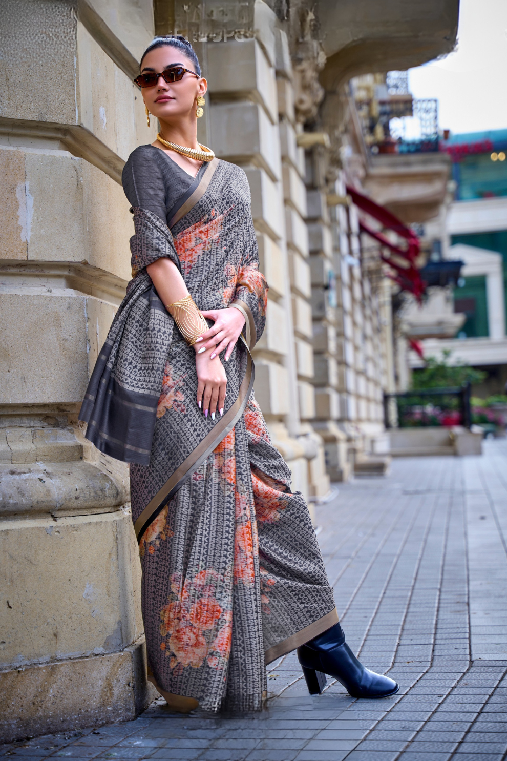 Elegant Poly Viscose Printed Saree with Handloom Weaving Detailing