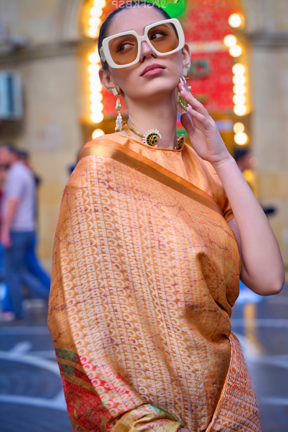 Elegant Poly Viscose Printed Saree with Handloom Weaving Detailing