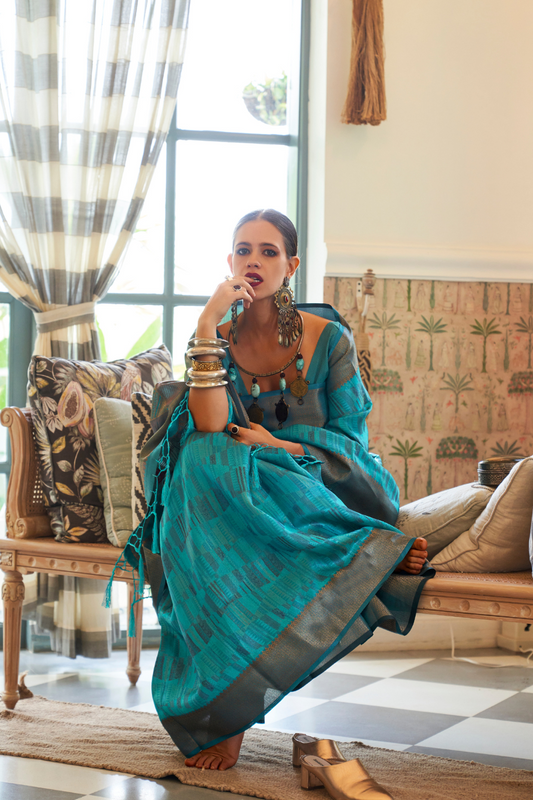 Pure Handloom Two Tone Organza Saree with Elegant Weaving