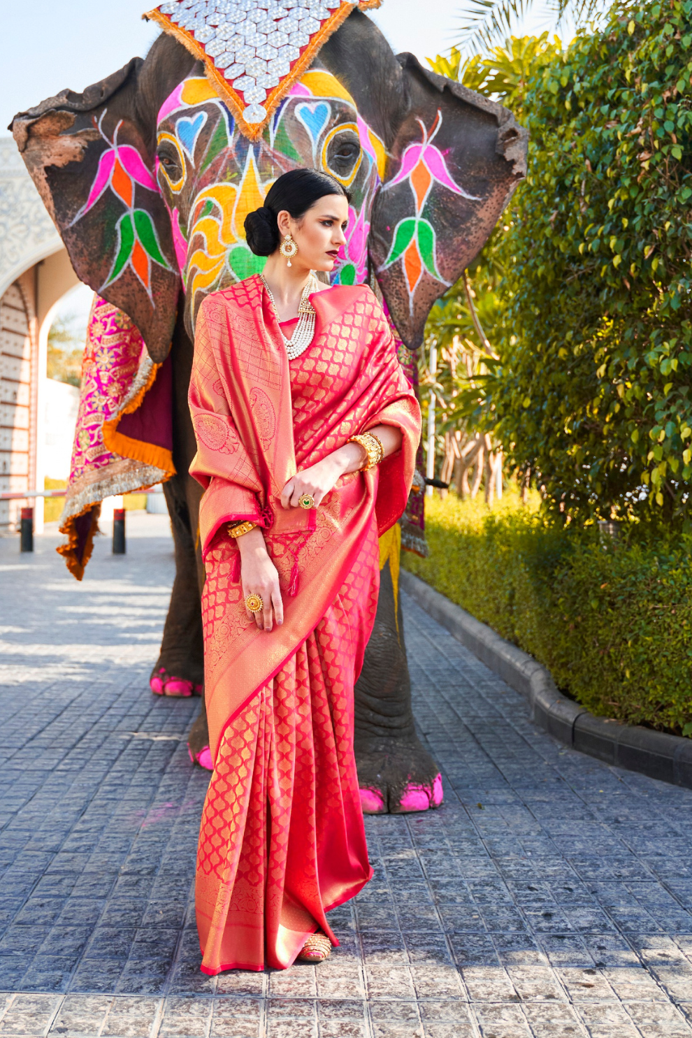 Elegant Kanjivaram Silk Saree with Rich Handloom Weaving