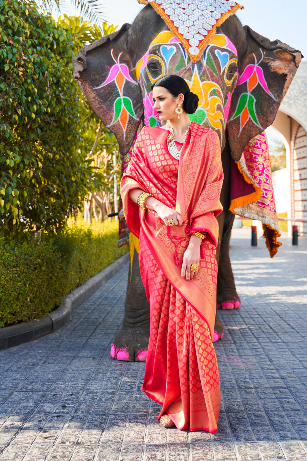 Elegant Kanjivaram Silk Saree with Rich Handloom Weaving