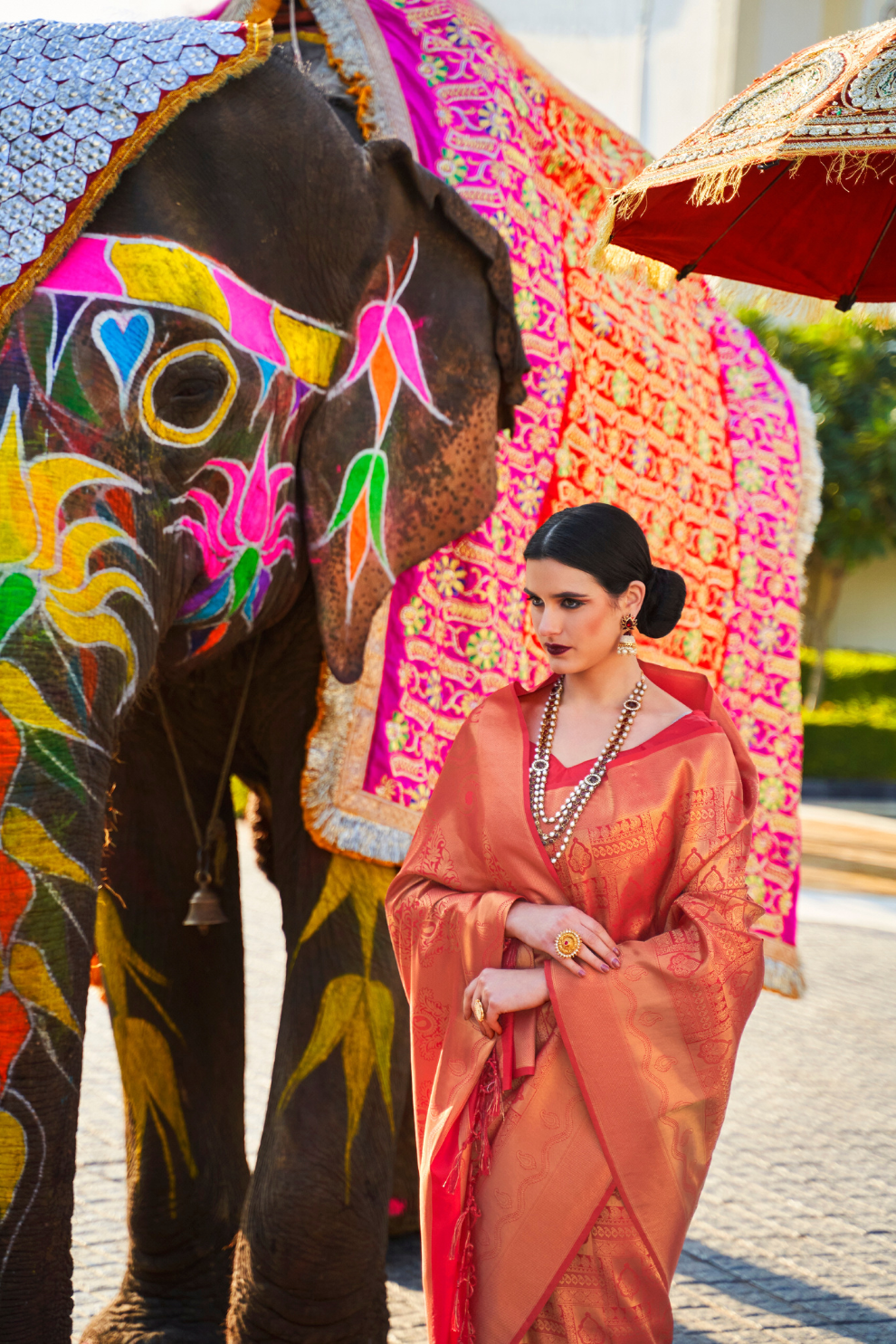 Elegant Kanjivaram Silk Saree with Rich Handloom Weaving