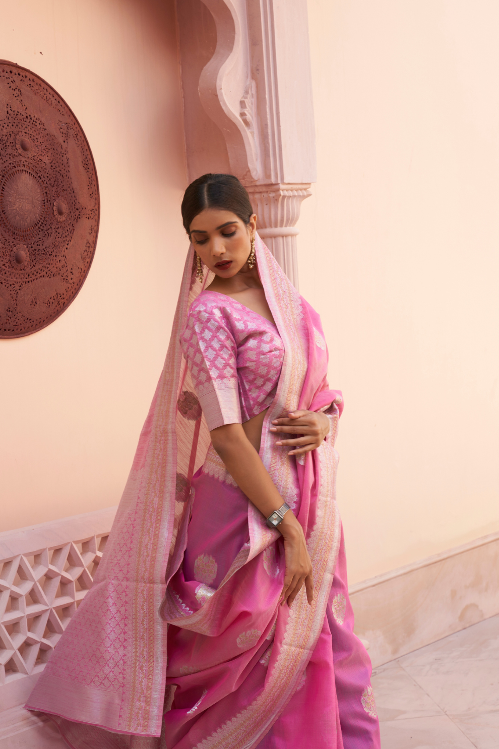 Pure Linen Silk Saree with Traditional Hand Weaving Design