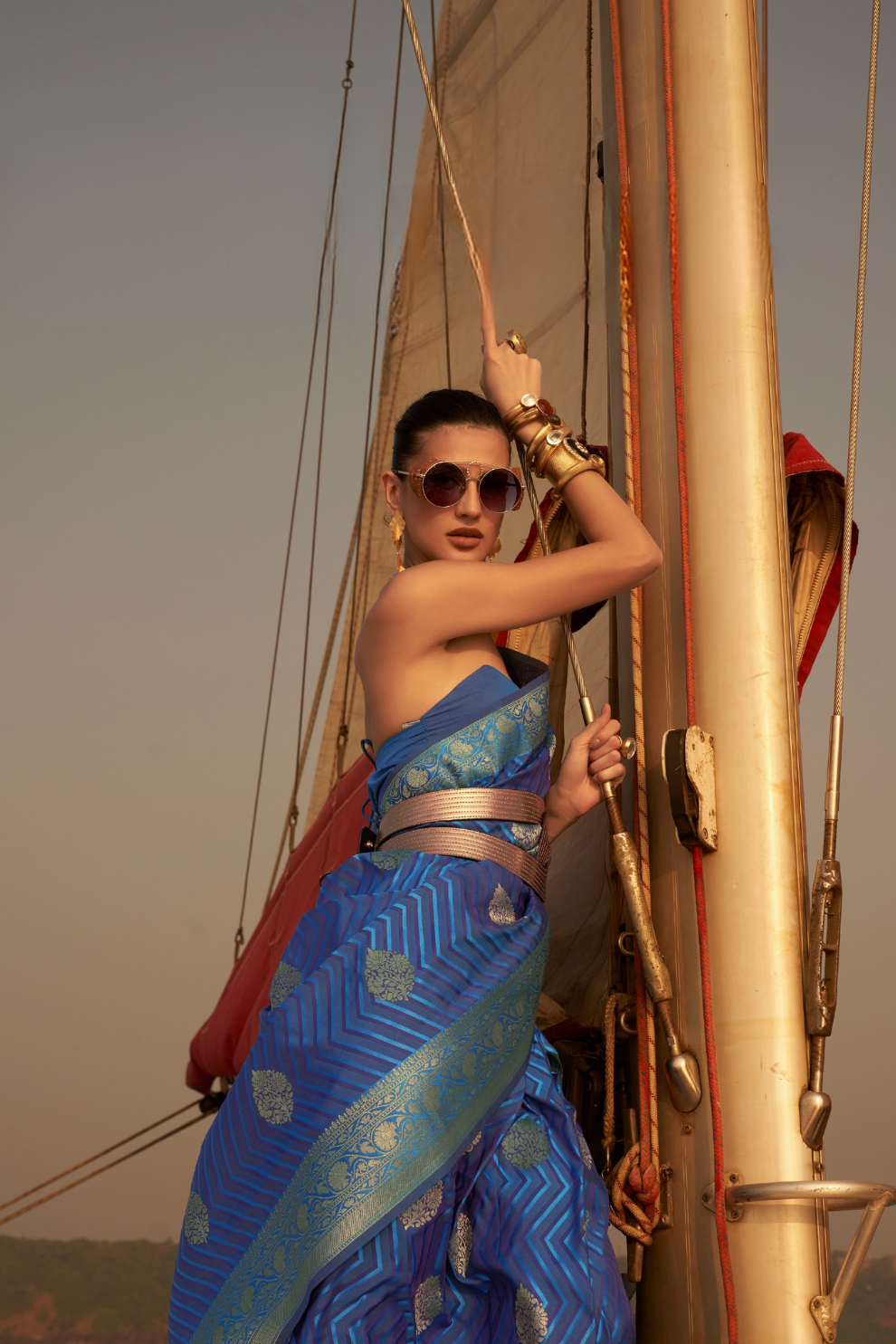 Regal Zari Woven Banarasi Saree with Traditional Motifs