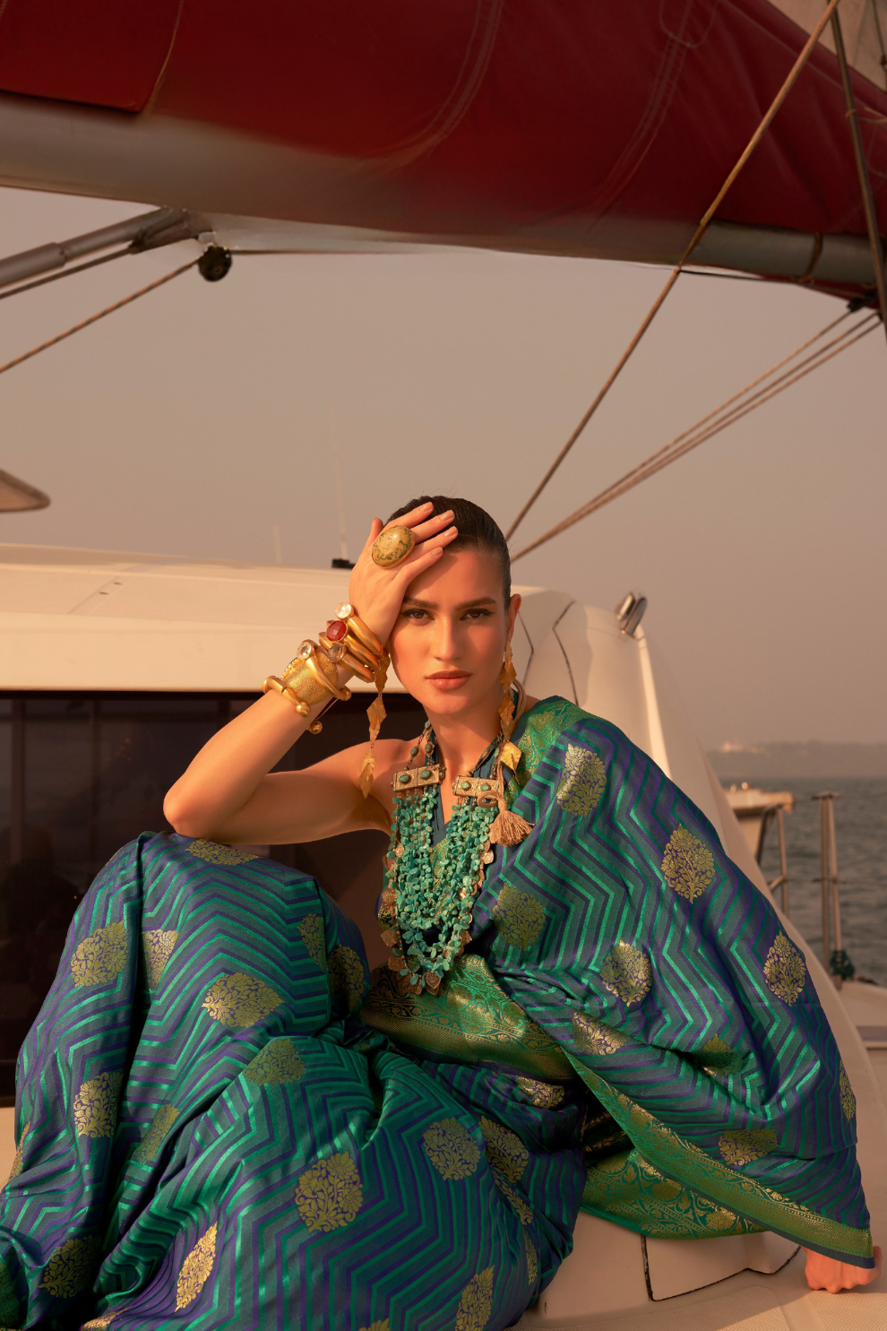 Regal Zari Woven Banarasi Saree with Traditional Motifs