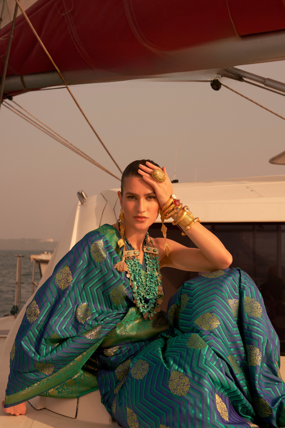 Regal Zari Woven Banarasi Saree with Traditional Motifs