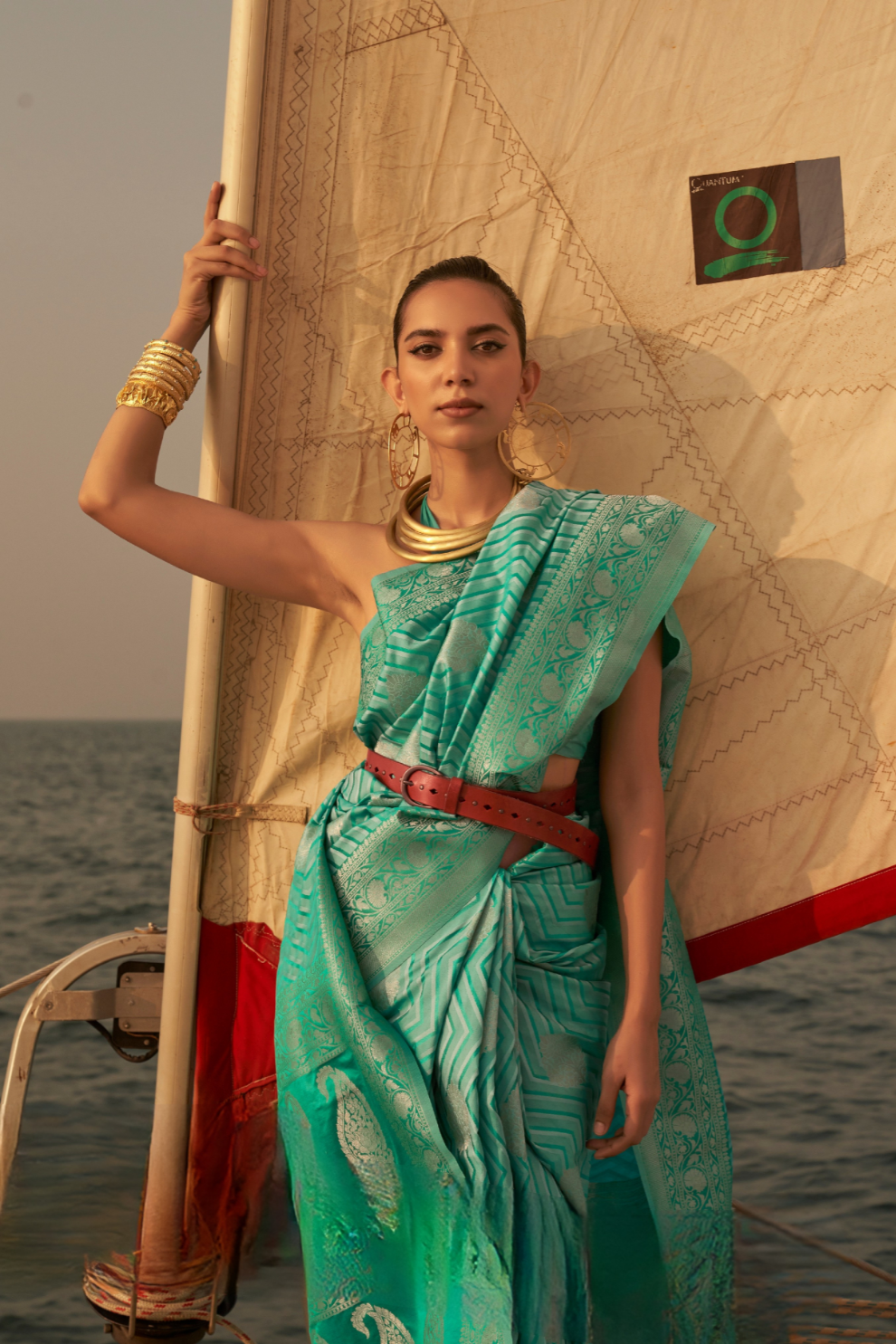 Regal Zari Woven Banarasi Saree with Traditional Motifs