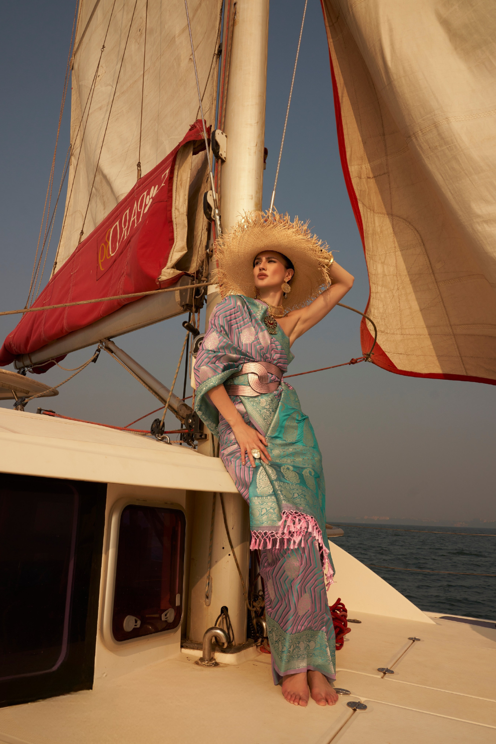 Regal Zari Woven Banarasi Saree with Traditional Motifs