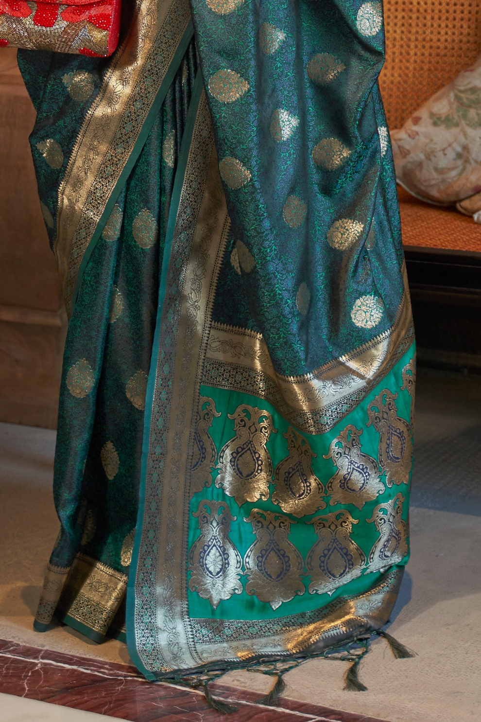 Elora Satin Tanchoi Silk Blend Saree with Handloom Weaving
