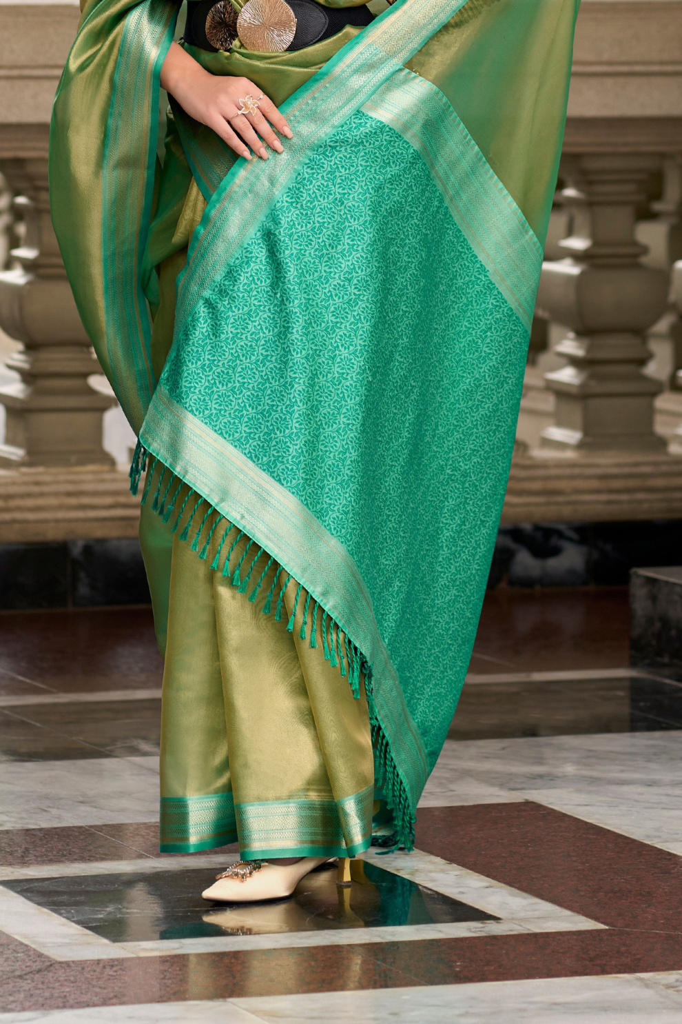 Pure Tissue With Beautiful Designer Pallu and blouse - LaVante Fashion