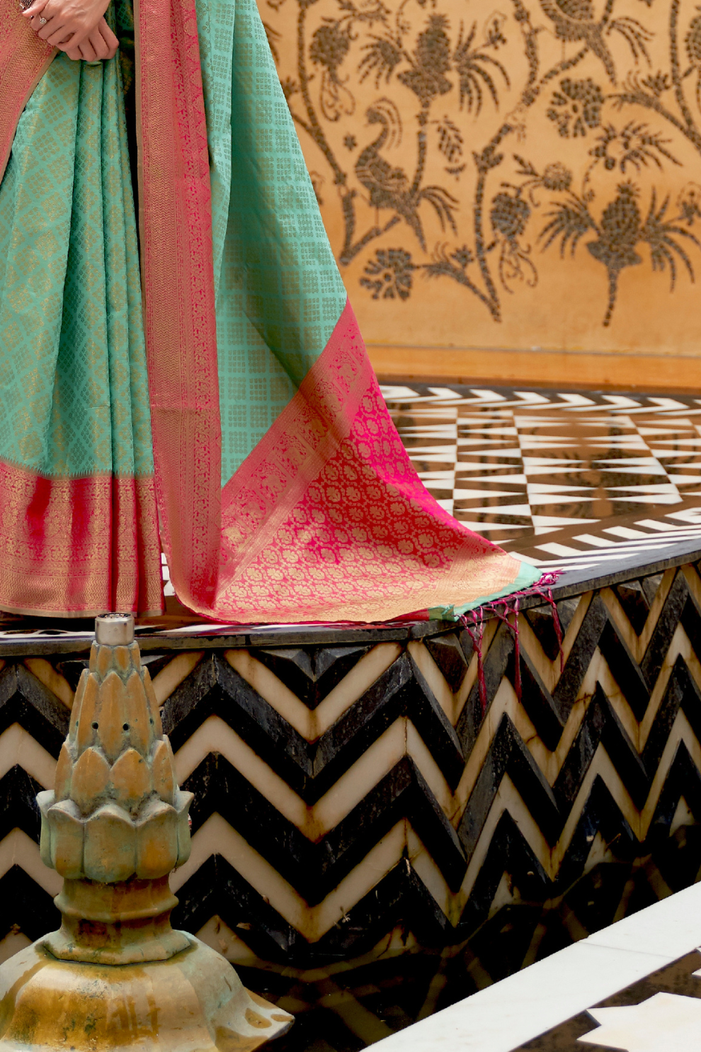 Lustrous Kanjivaram Saree with Authentic Silk and Zari Work