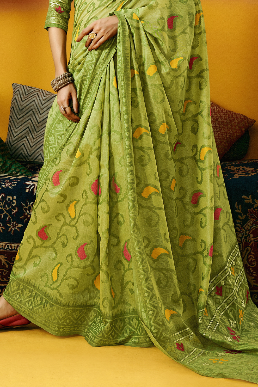 Grace Woven in the Threads of Spun Handwoven Jamdani Elegance