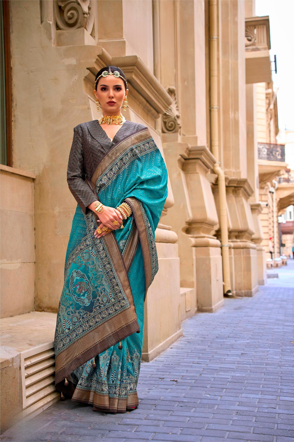 Elegant Shine Super Poly Viscose Silk Saree with Apoxy Finish - LaVante Fashion
