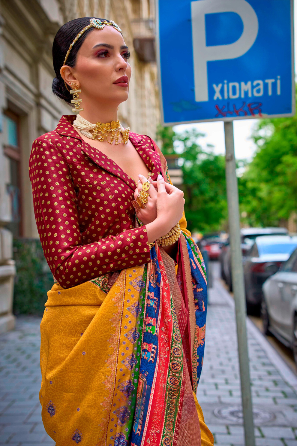 Elegant Shine Super Poly Viscose Silk Saree with Apoxy Finish - LaVante Fashion