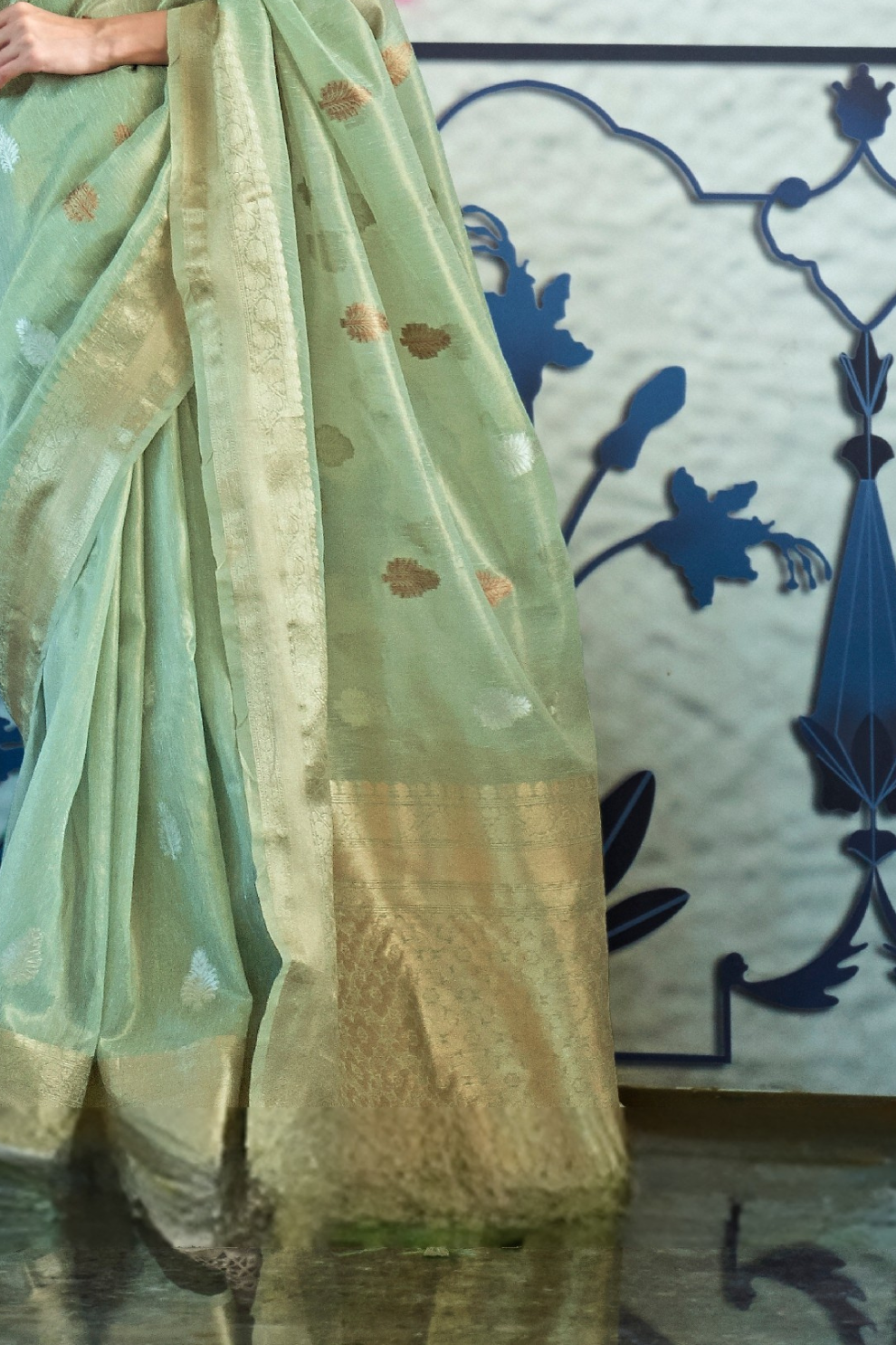 Tissue Finish Silk Saree with Blouse for Special Events