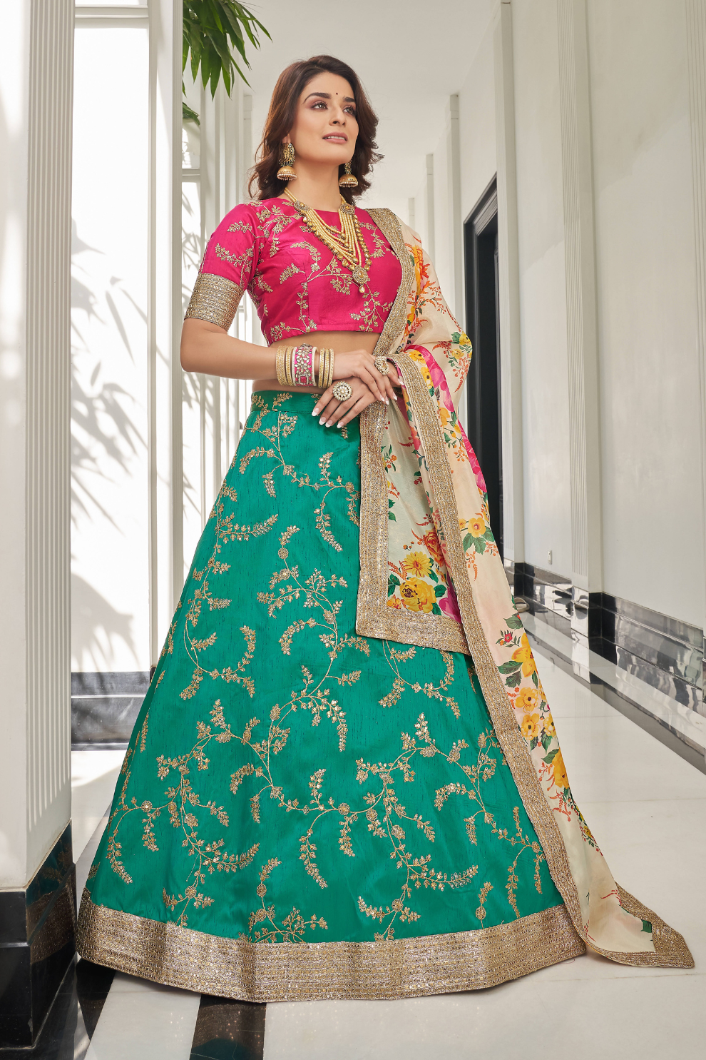 Elegant blouse and soft net dupatta with border detailing