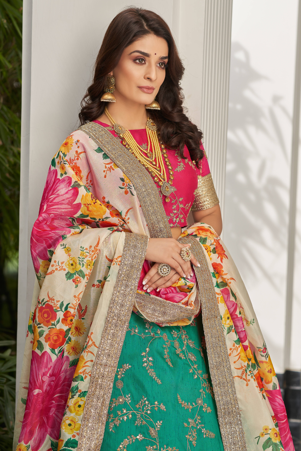 Elegant blouse and soft net dupatta with border detailing