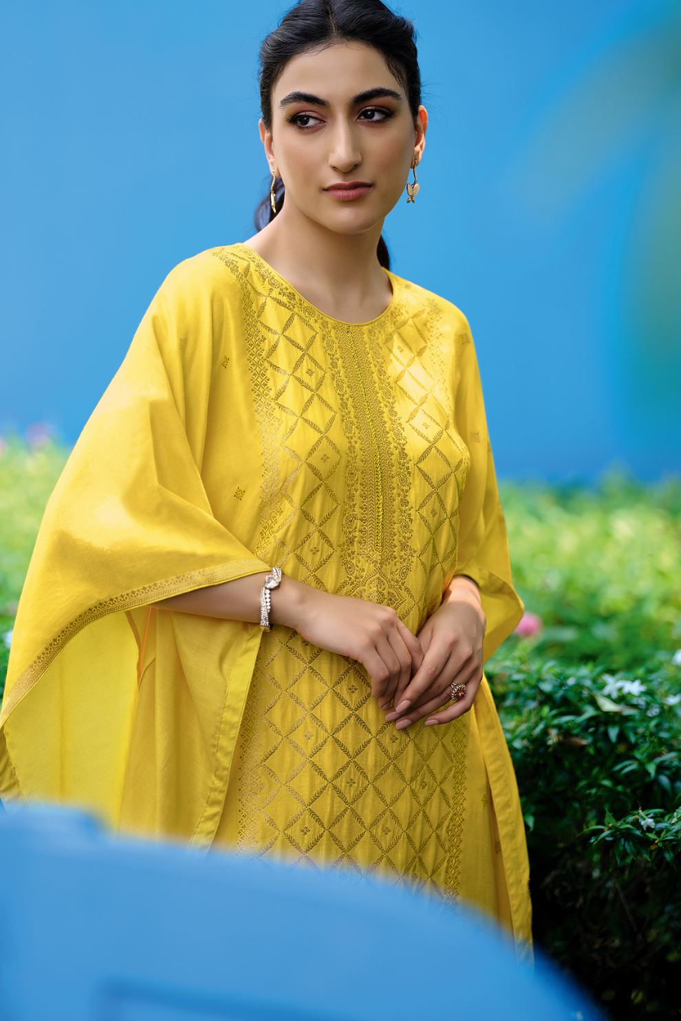 Elegant Viscose Woven Kaftan with Handwork Detailing