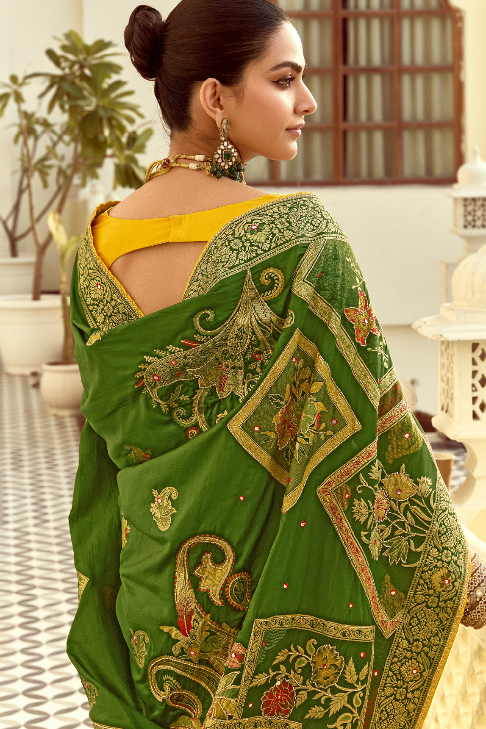 Banarasi Silk Saree with Traditional Zari Weaving Elegance