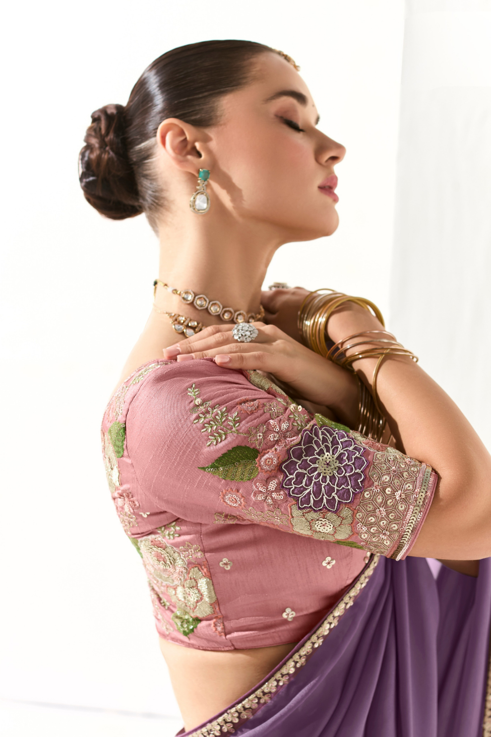 Tissue Silk Saree with Heavy Embroidered Border for Grand Occasions