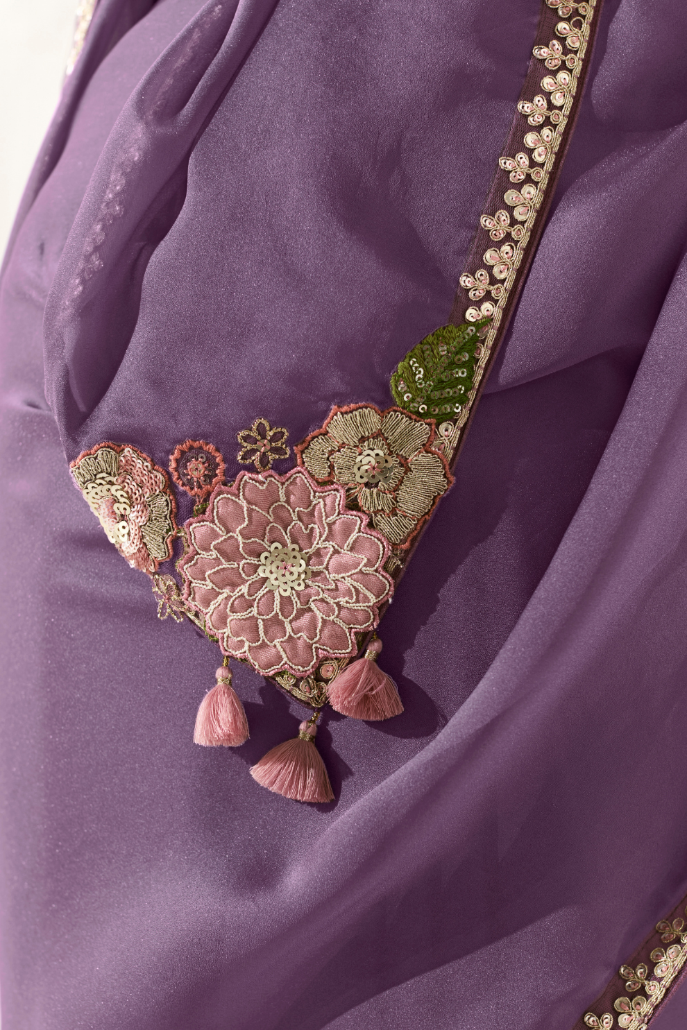 Tissue Silk Saree with Heavy Embroidered Border for Grand Occasions