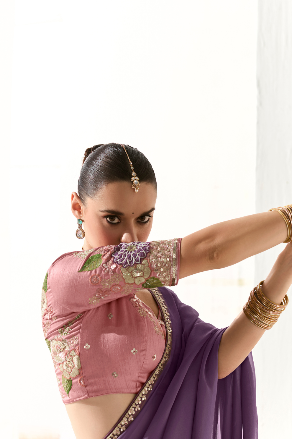 Tissue Silk Saree with Heavy Embroidered Border for Grand Occasions