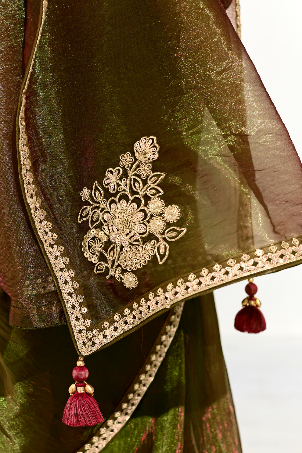 Tissue Silk Saree with Heavy Embroidered Border for Grand Occasions