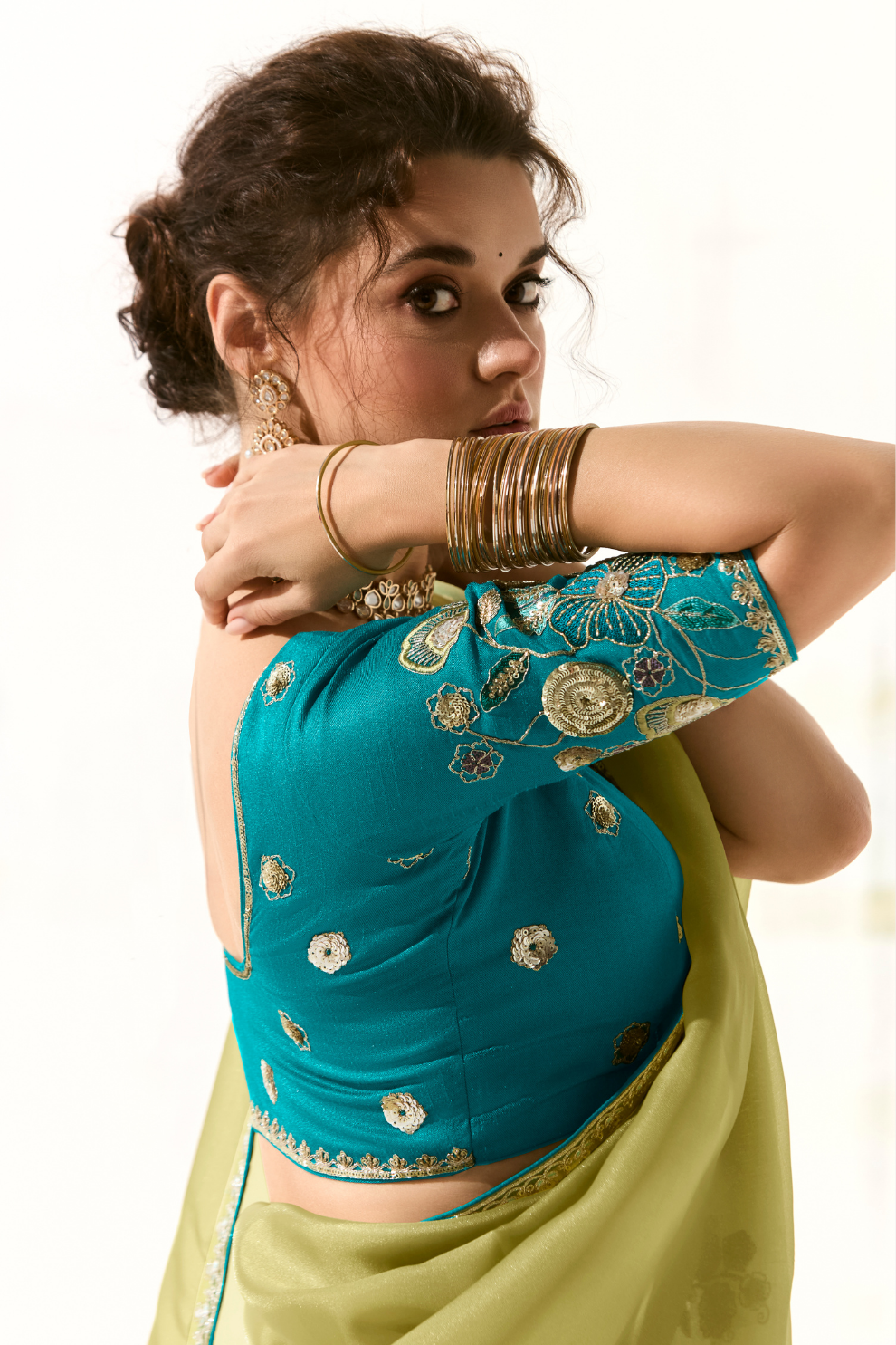 Tissue Silk Saree with Heavy Embroidered Border for Grand Occasions