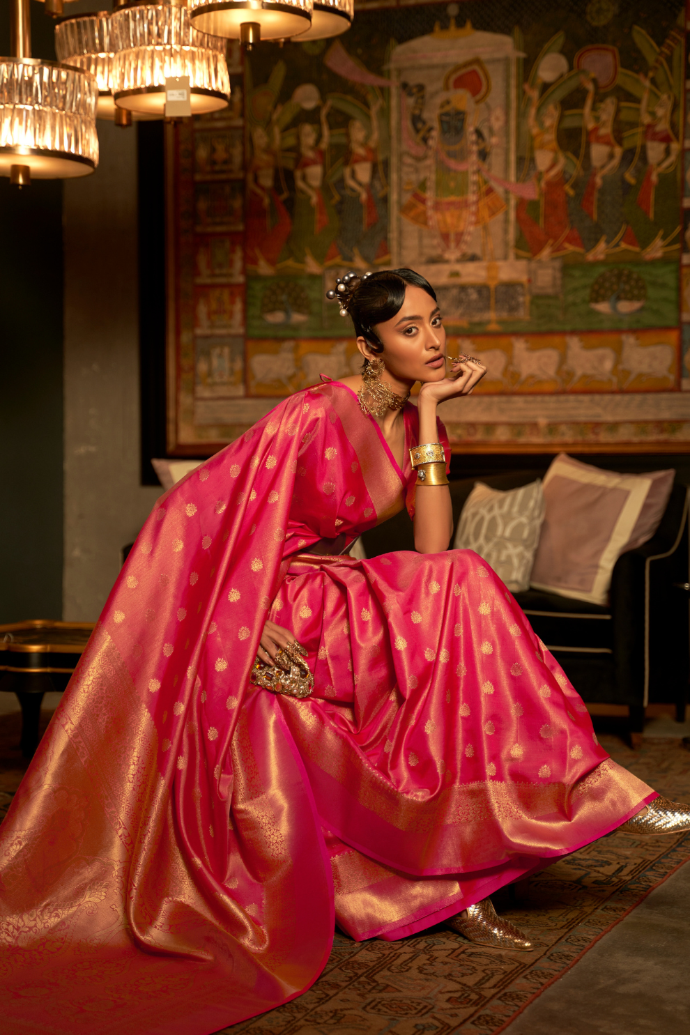 Zari Banarasi Saree with Ethnic Motifs Woven Design