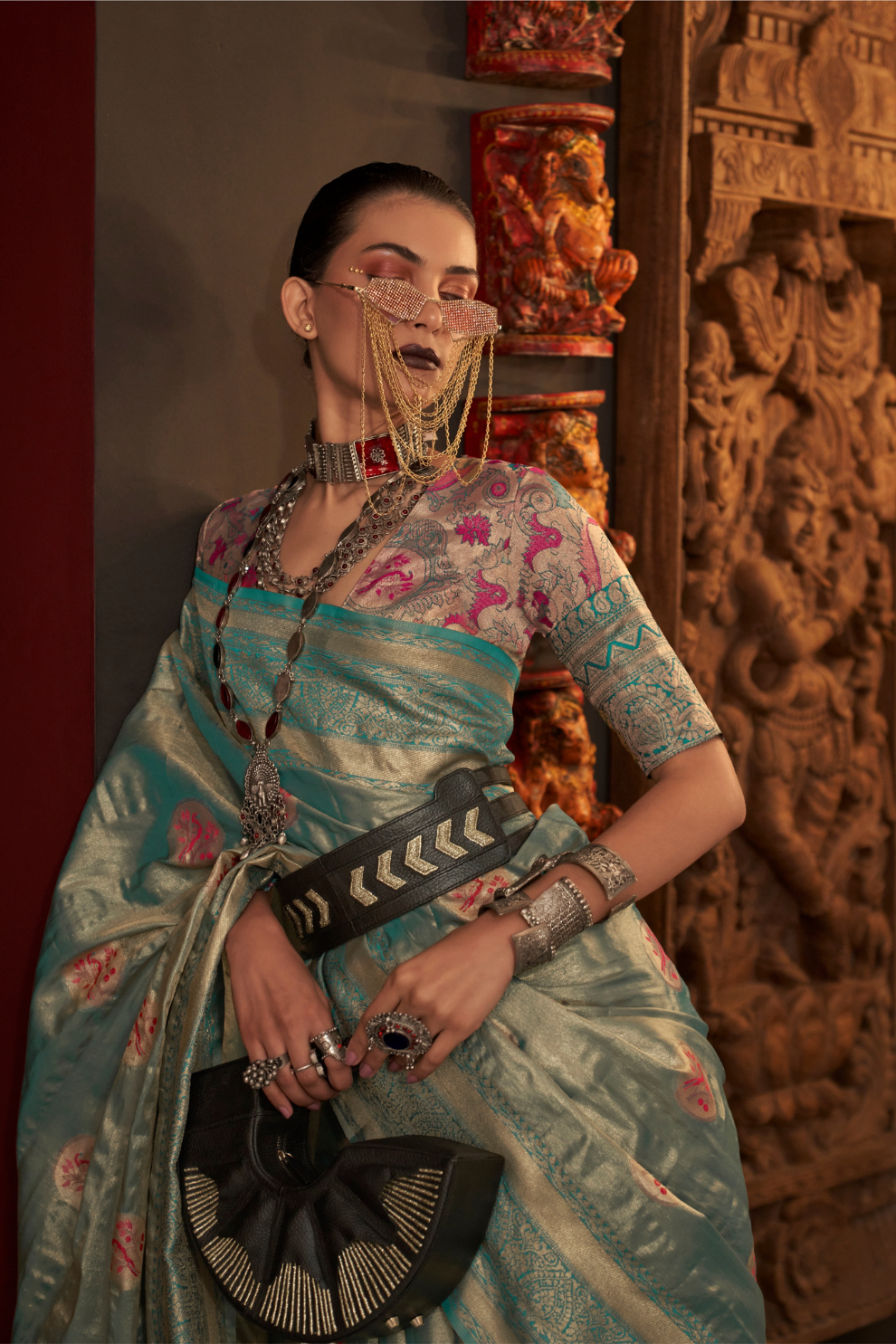 Elegant Silk Jacquard Saree with Handloom Weaving Craft