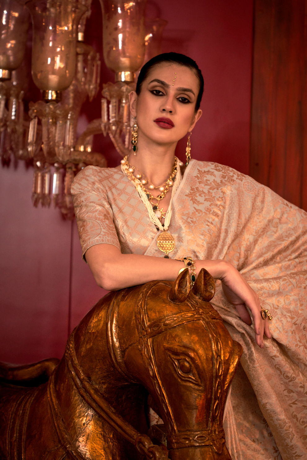 Zari Woven Banarasi Silk Blend Saree with Regal Detailing