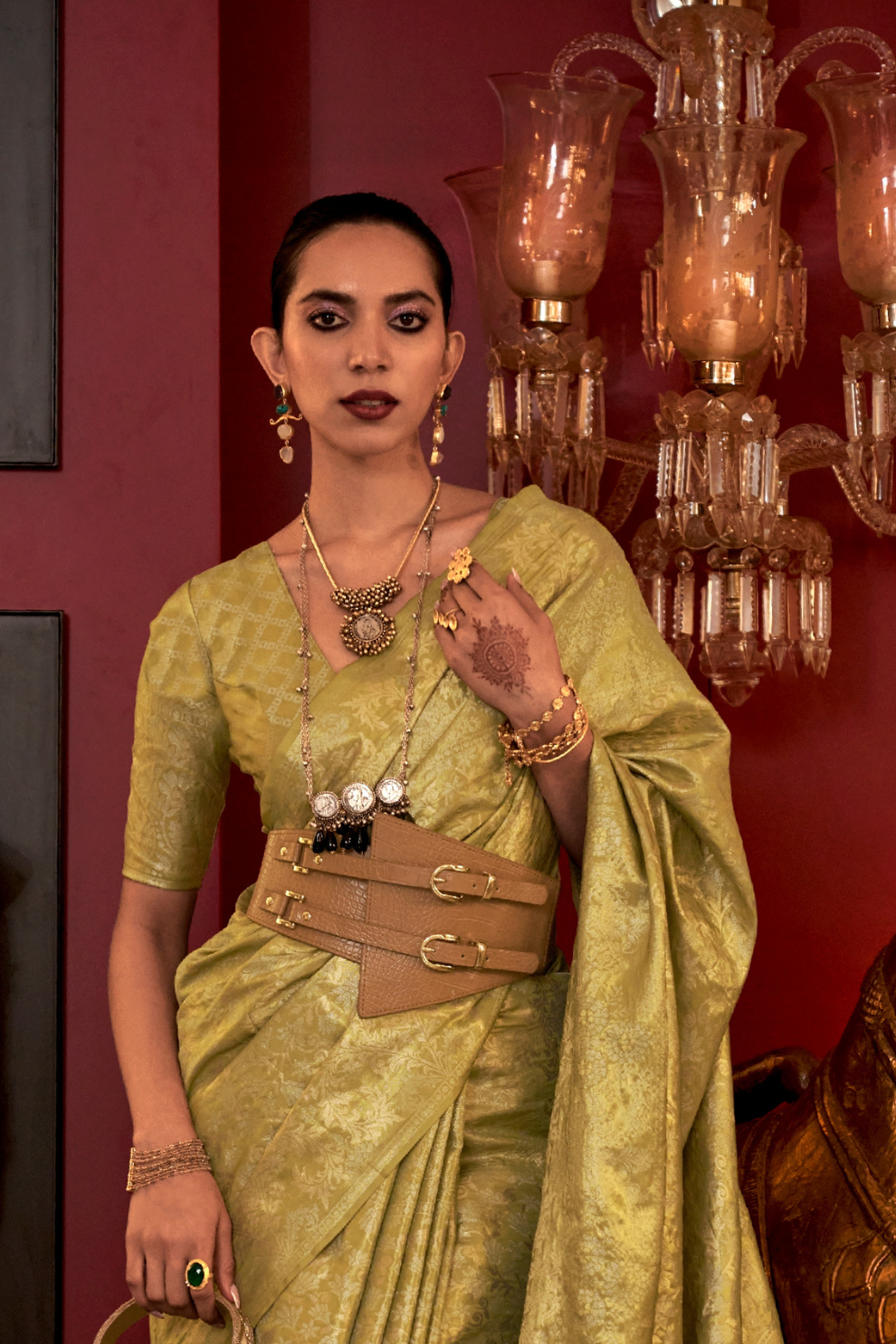 Zari Woven Banarasi Silk Blend Saree with Regal Detailing