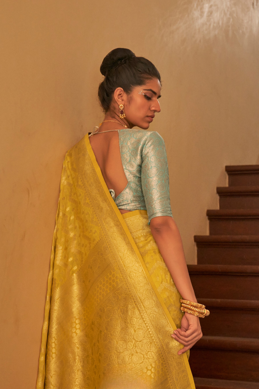 Nylon Crepe Saree with Zari Weaving for Festive Occasions