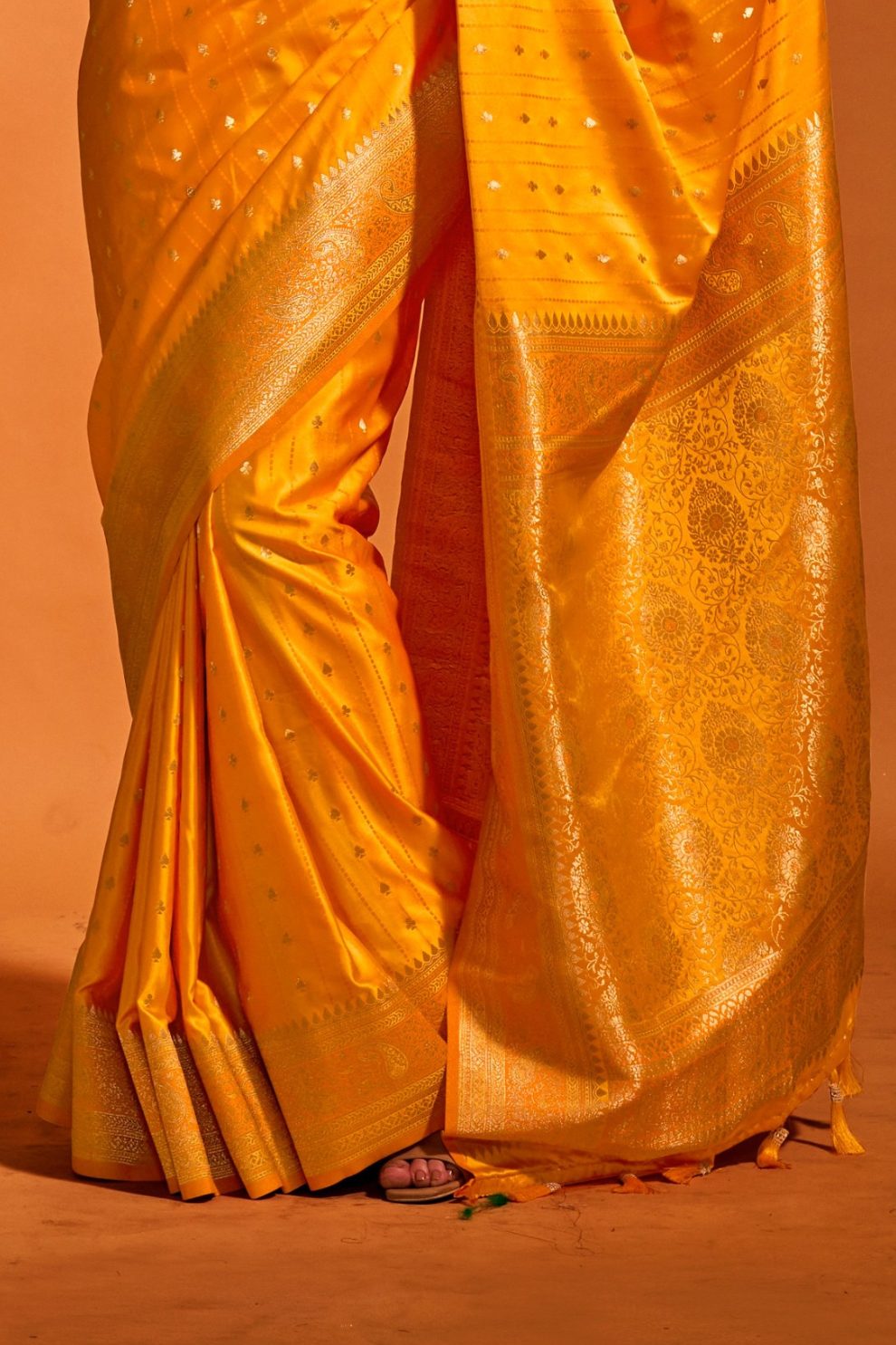 Woven Design Zari Satin Banarasi Saree with Rich Detailing