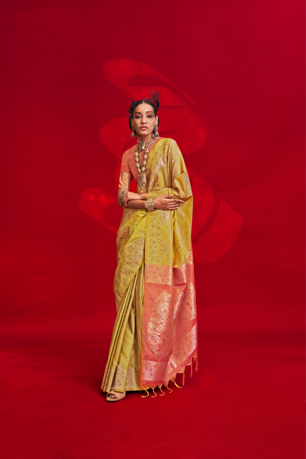 Tussar Silk Handloom Saree with Contrast Ikkat Pallu & Blouse