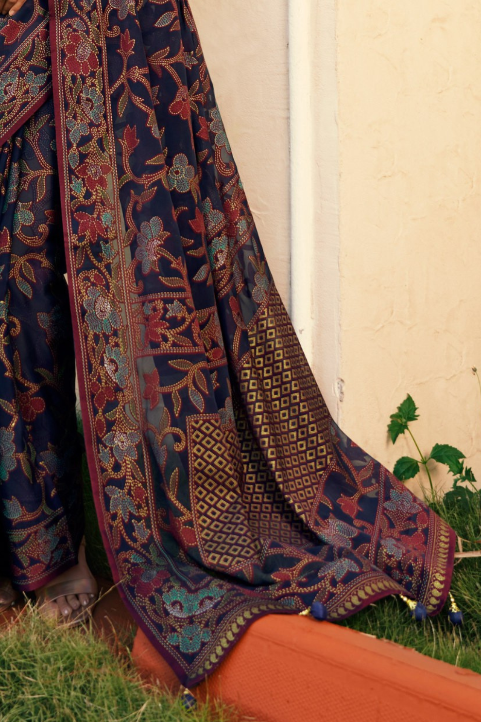 Polyester Viscose Georgette Saree With Luxuriously Soft Varnish Touch