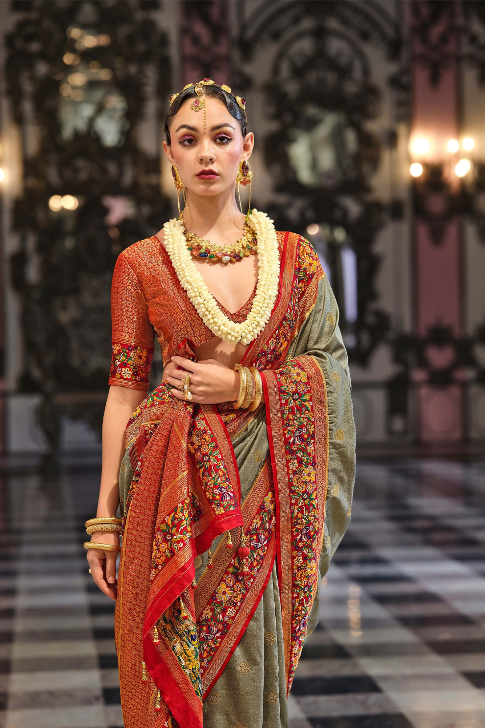 Super Banarasi P.V. Silk Saree with Jacquard Weaving Butti Work