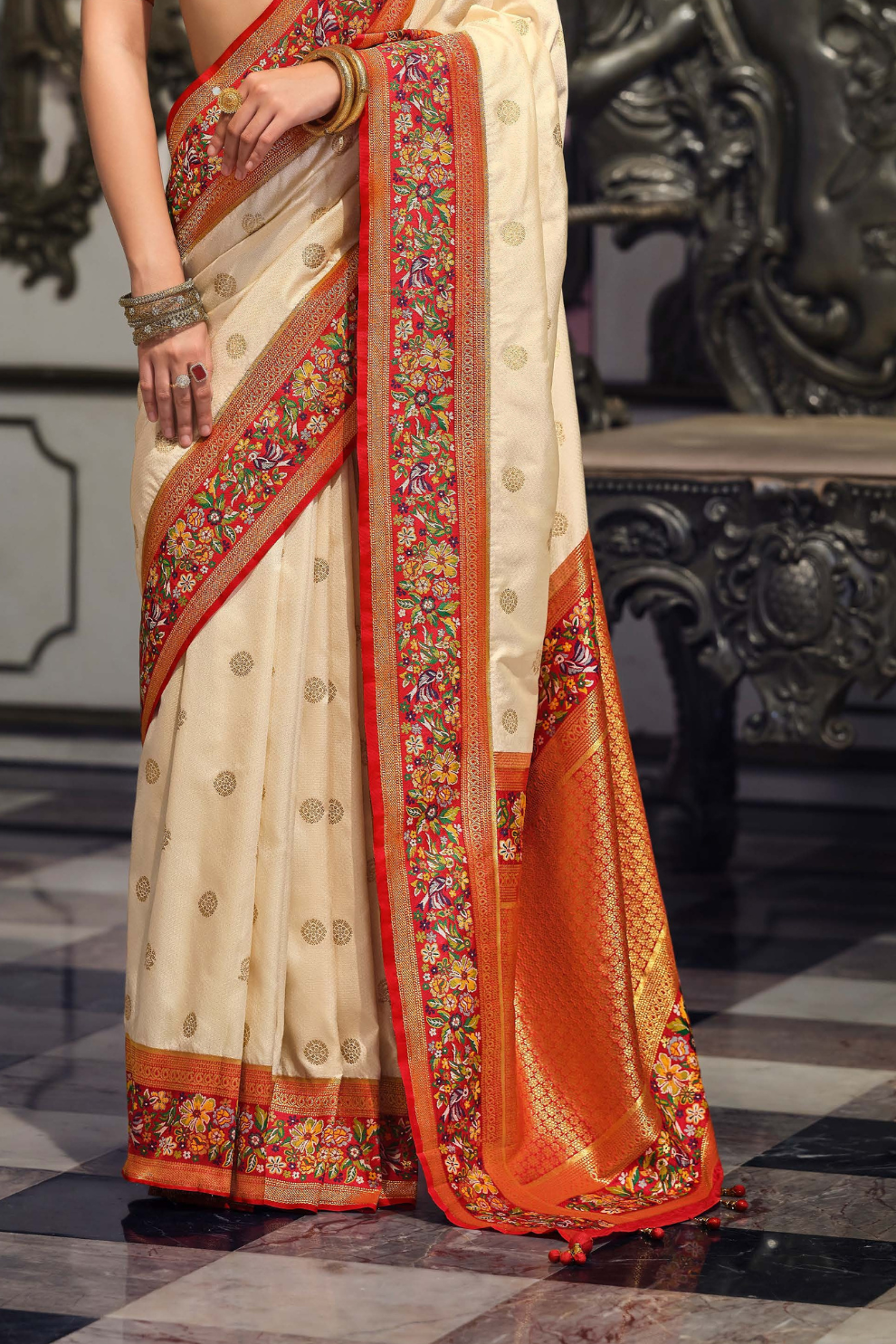 Super Banarasi P.V. Silk Saree with Jacquard Weaving Butti Work