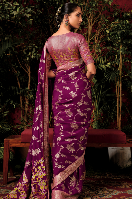 Graceful Dola Silk Saree with Intricate Zari Weaving Design